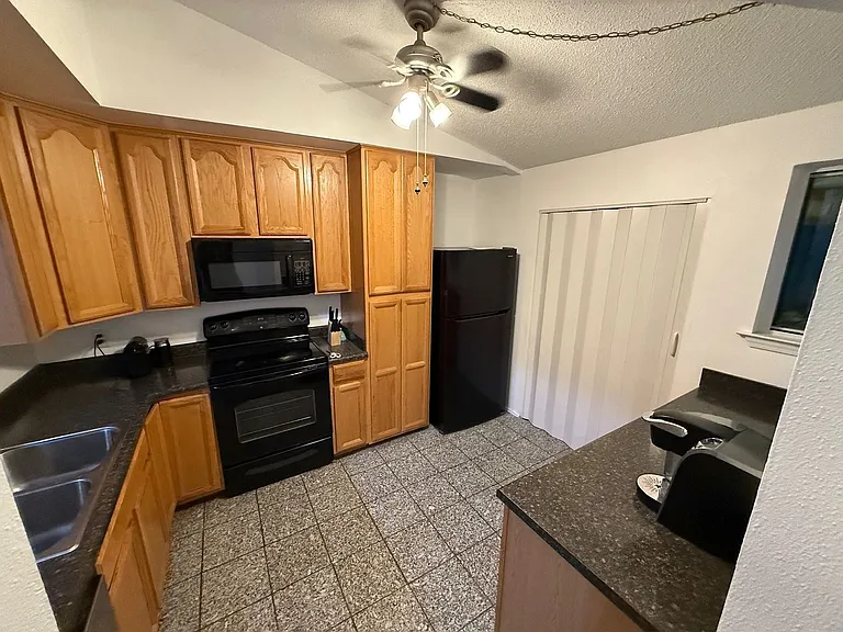 186 Avant Garde Cir — Photo 21