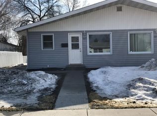 1107 22nd Ave S, Grand Forks, ND 58201