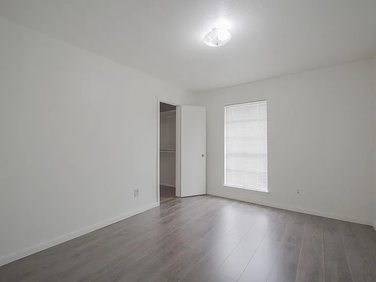 9811 Mango St — Photo 24