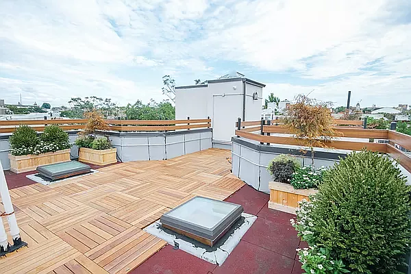 Rented by Signature Property Realty | media 37