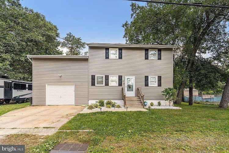 1st image of 36 Verbena St