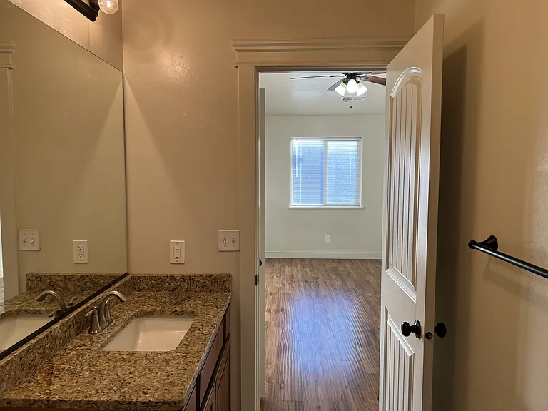 279 Country Club Pkwy — Photo 26