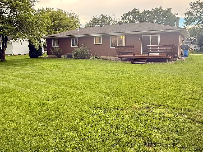 205 Hilltop Cir — Photo 28