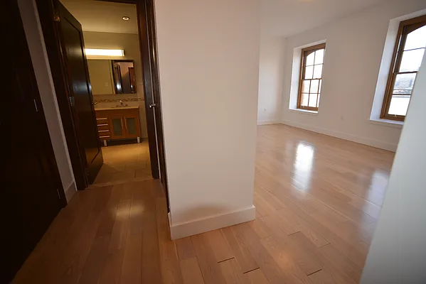 Rented by NY Space Finders Inc. | media 25