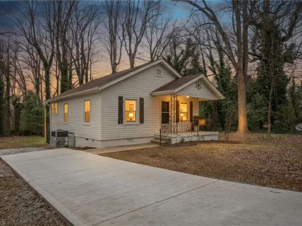 912 Patton St, Graham, NC 27253