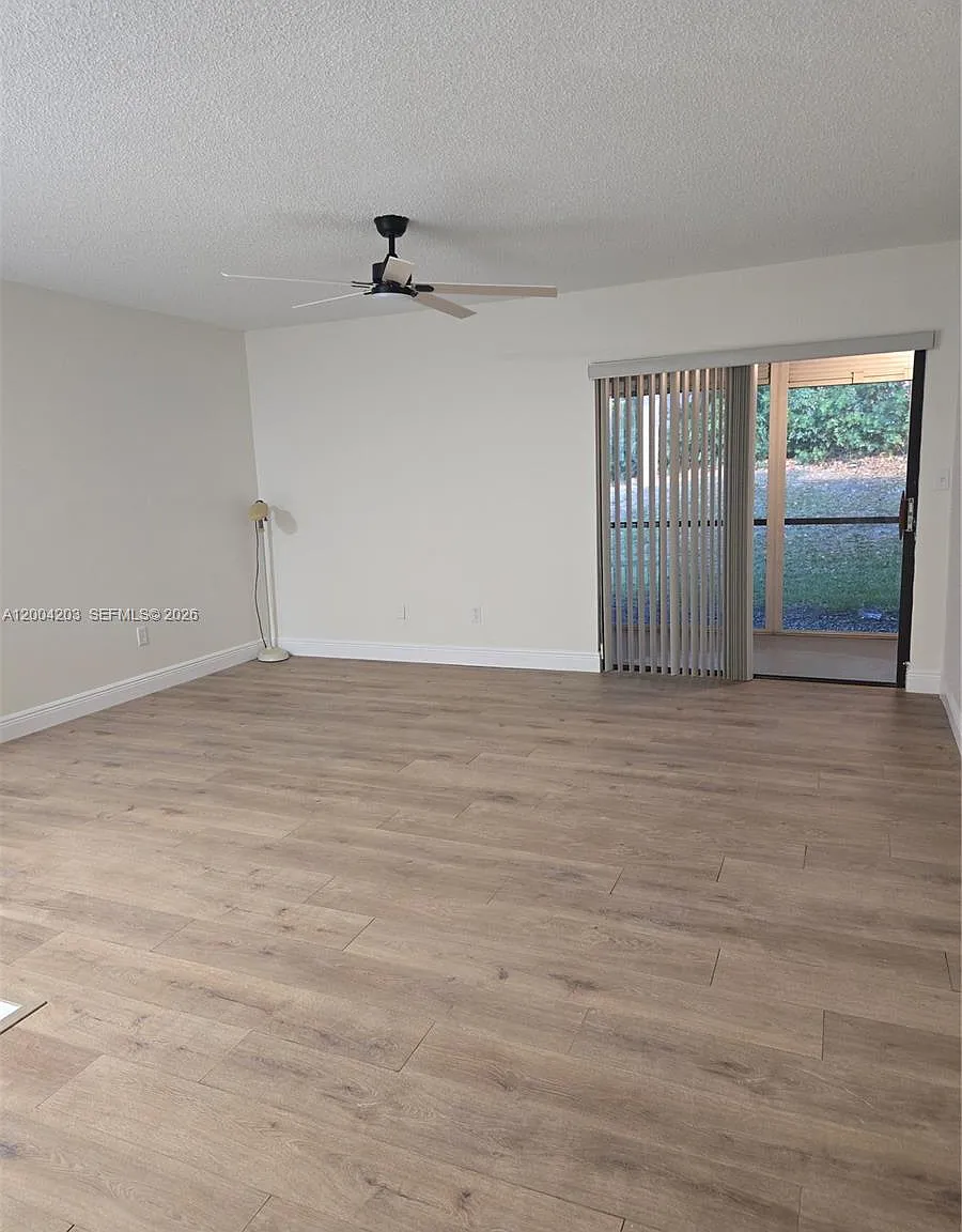 Belfort Condominium J — Photo 4