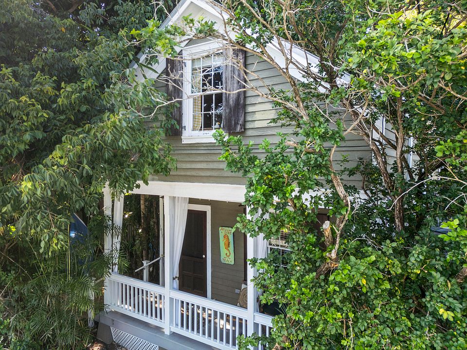 1st image of 1017 Angela St