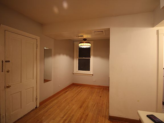 2nd image of 1042 W Newport Ave #3