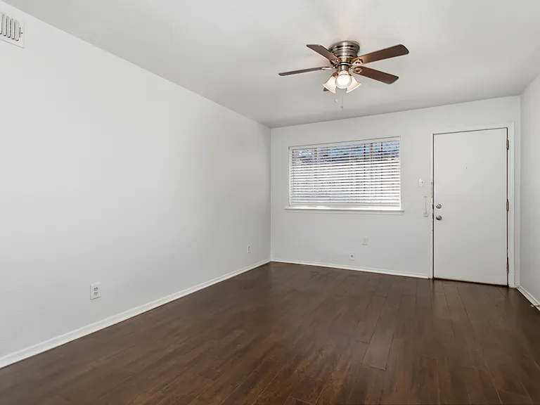 5722 Gaston Ave #H — Photo 8