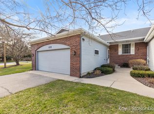 155 Laurelwood Ct SW, Grand Rapids, MI 49548