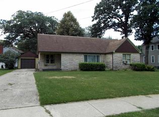 305 3rd St SW, Independence, IA 50644