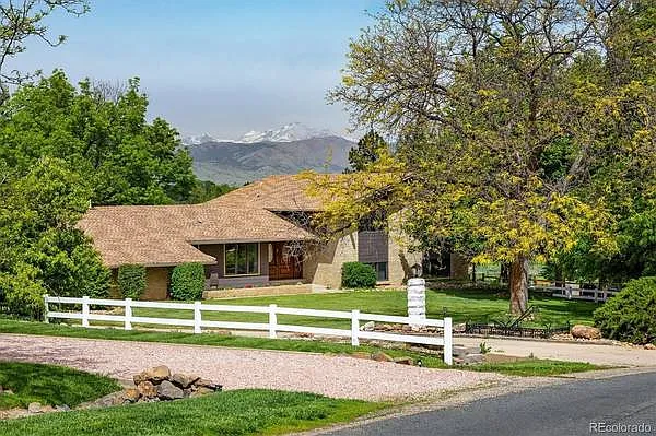 2117 Stonehenge Cir