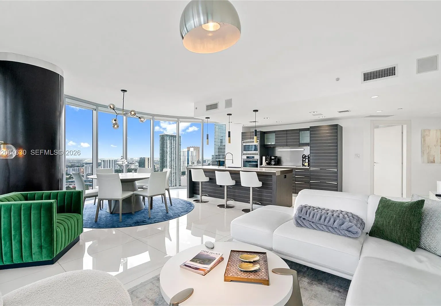 Epic West Condo — Photo 1