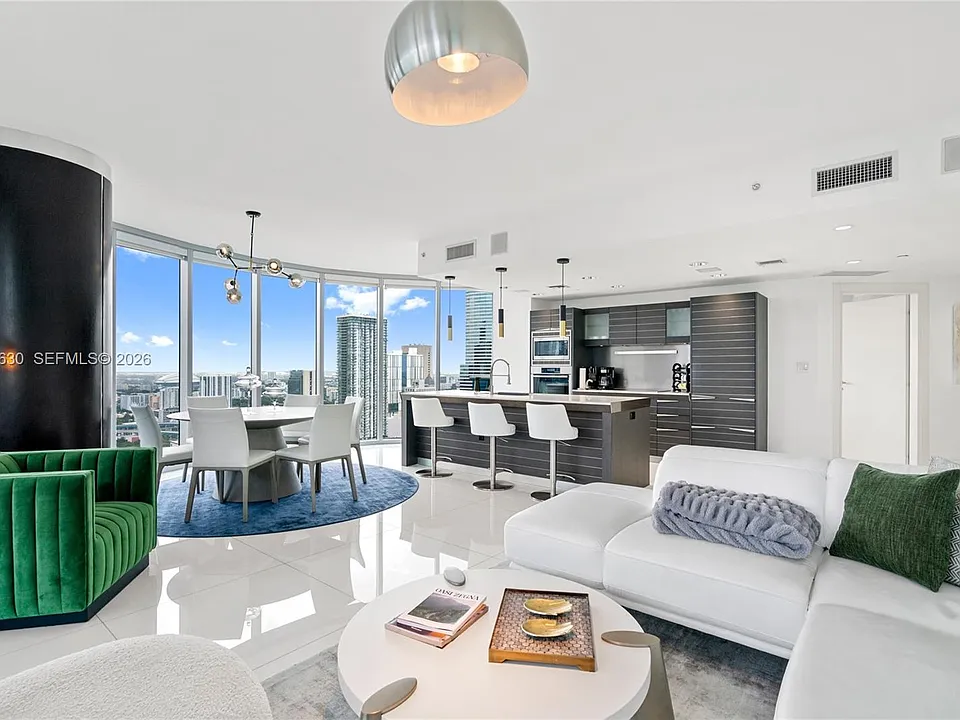 200 Biscayne Boulevard Way #3802