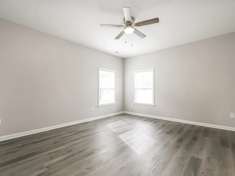 1308 Hosmer Ct — Photo 9