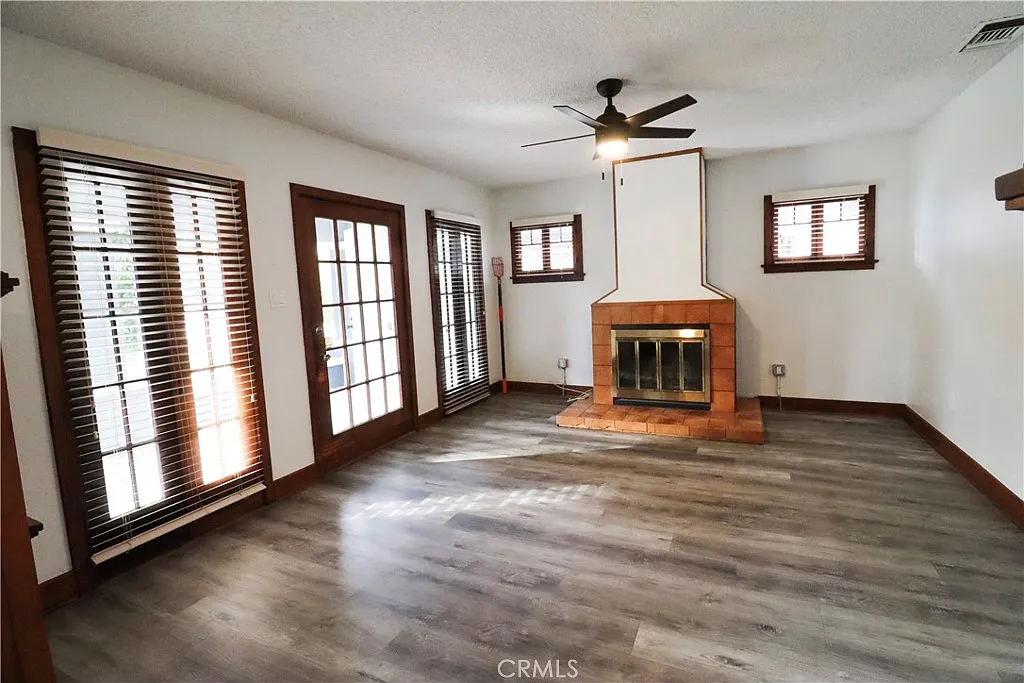 2 bed, 1220 sqft, $3,200 — Photo 4