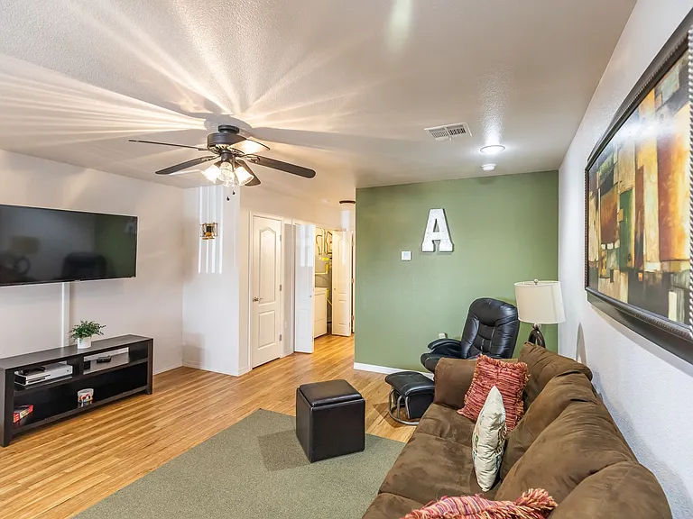 800 Sherwood Dr — Photo 12