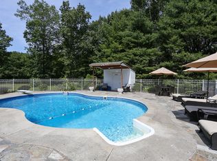 15 May Ct, Monroe, CT 06468