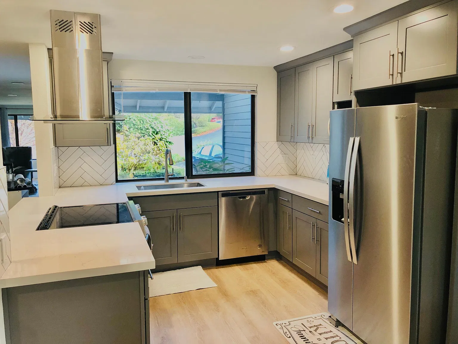3 bed, 1720 sqft, $4,300 — Photo 4