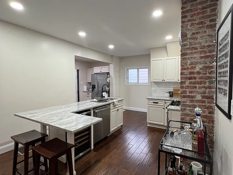 28 N 22nd St — Photo 7