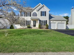 20 Lilac Ln, Barnegat, NJ 08005