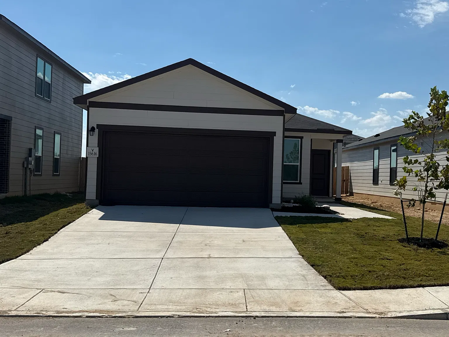 3 bed, 1243 sqft, $1,830 — Photo 1