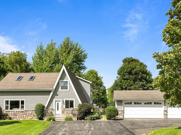 W6093 Mariner Hills TRAIL, Elkhorn, WI 53121
