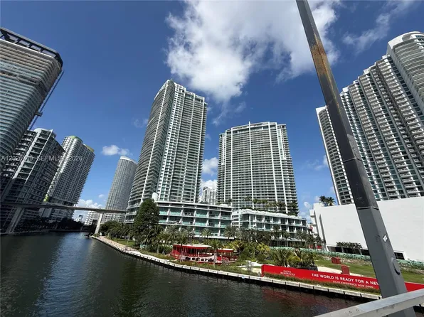 92 SW 3rd St APT 1804, Miami, FL 33130
