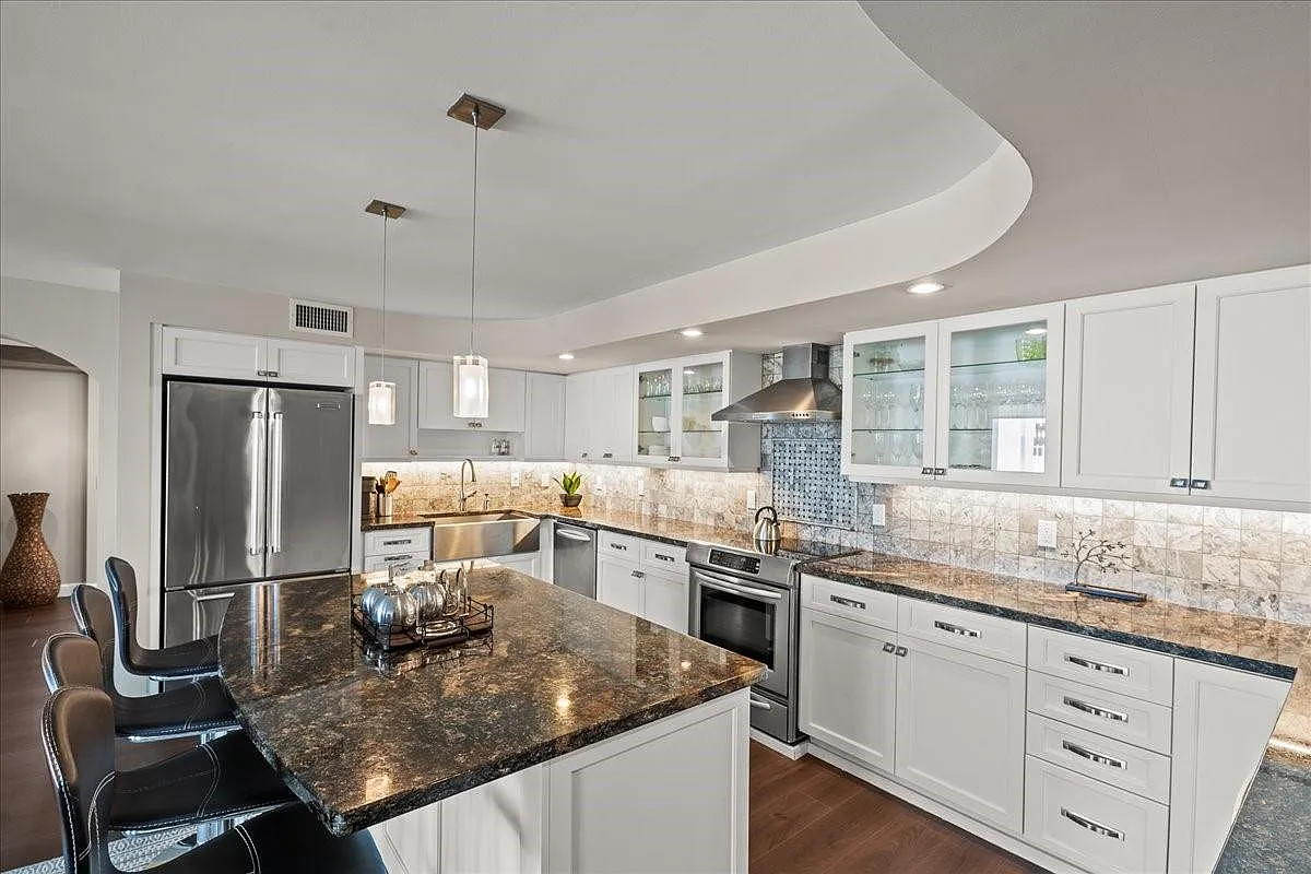 3 bed, 3.0 bath, 1920 sqft, $6,800 — Photo 4