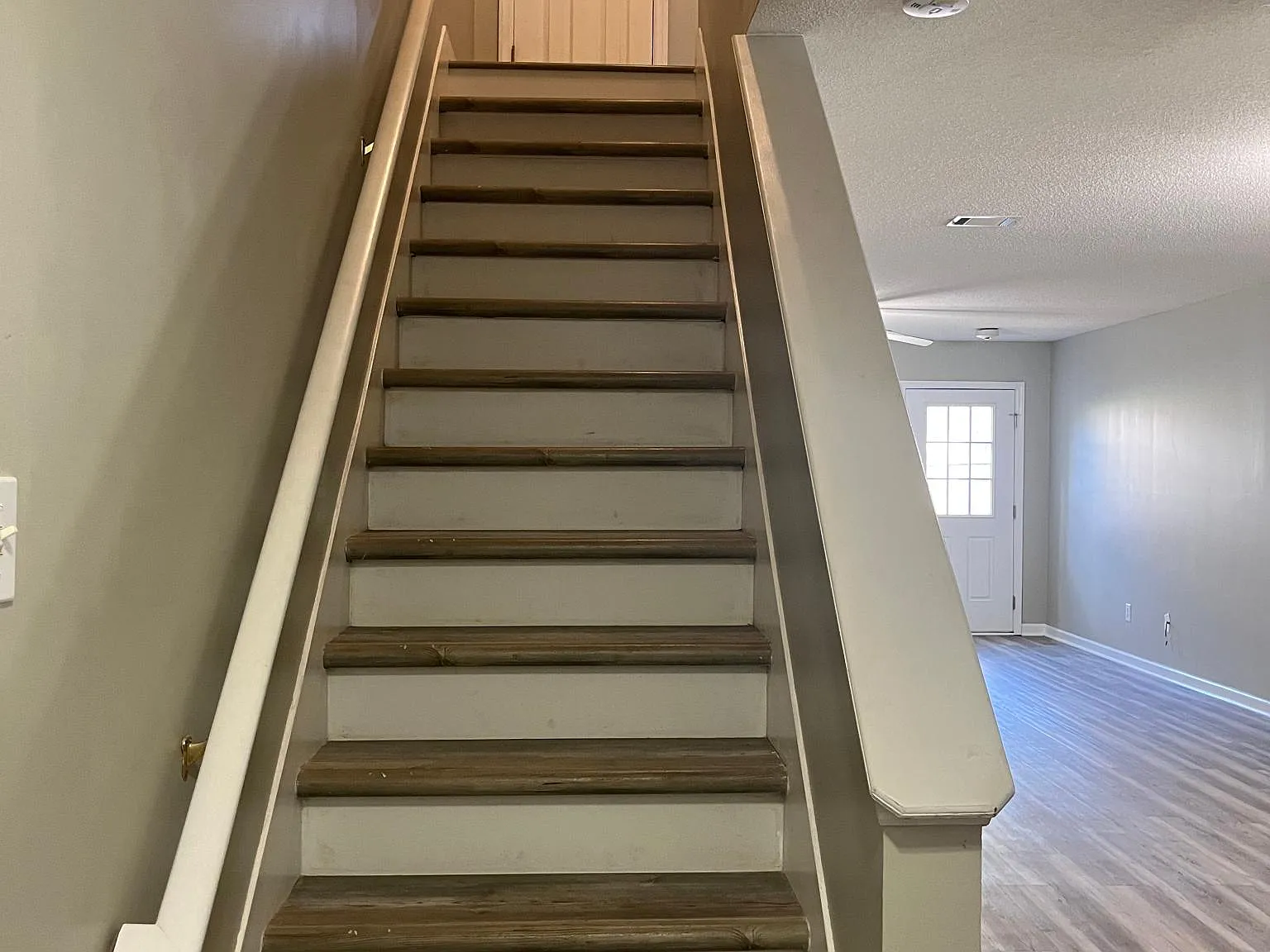 2 bed, 2.5 bath, 1192 sqft, $1,400 — Photo 2