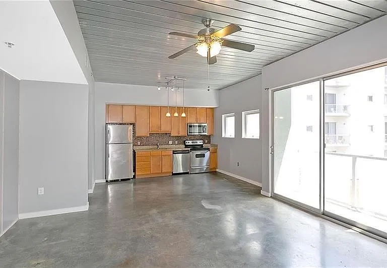 620 Glen Iris Dr NE #325 — Photo 5