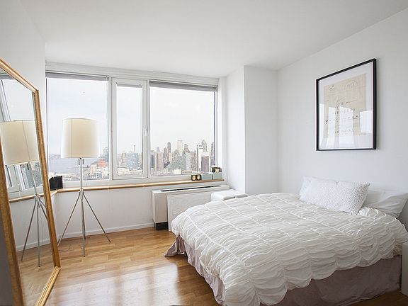 4th image of 635 W 42nd St APT 36B
