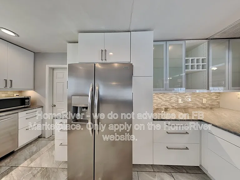 2105 Gold Ave — Photo 6