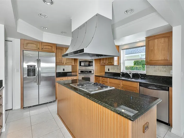 929 Symphony Isles Blvd — Photo 19