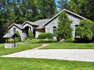 11403 Robson Rd, Grafton, OH 44044