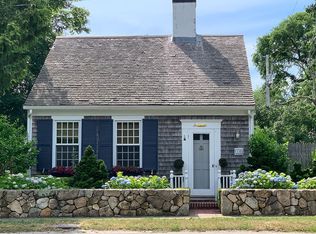 10 Peases Point Way N, Edgartown, MA 02539