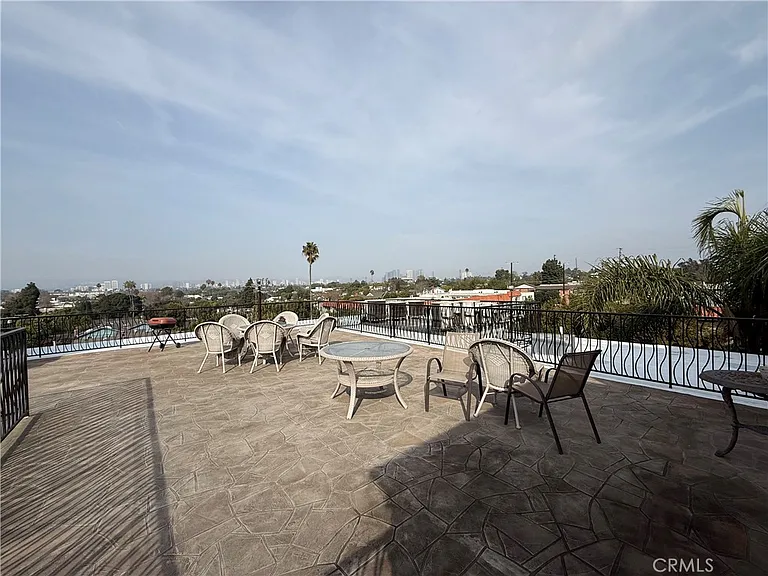 3401 S Bentley Ave #203 — Photo 34