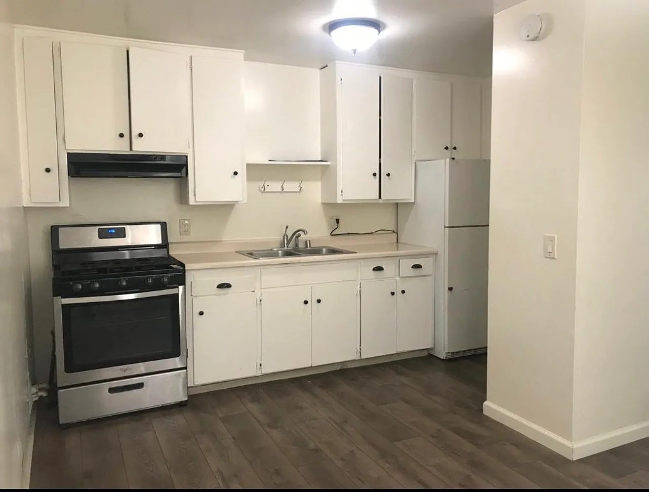 1 bed, 705 sqft, $2,000 — Photo 2