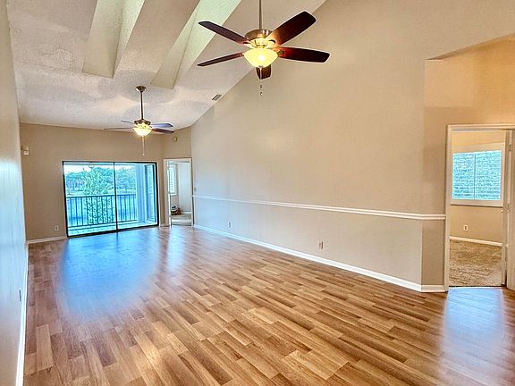 5th image of 608 Harbour Pointe Way