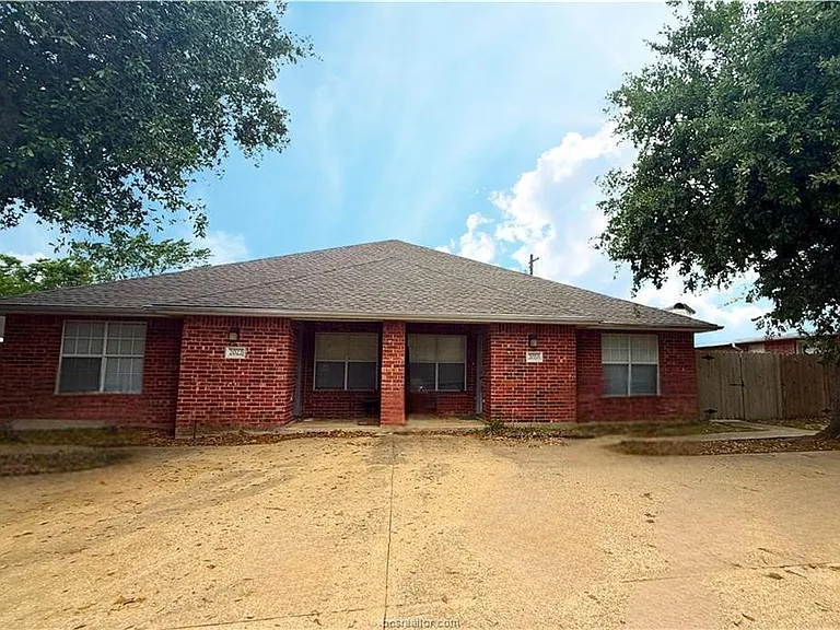 2022 Legacy Ln — Photo 1