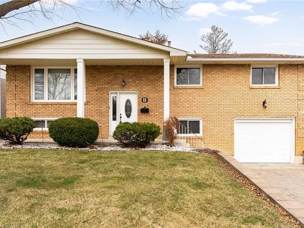 11 Pinard St, Hamilton, ON L8K 6G8