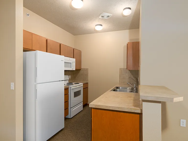 Eagle Point Apartments — Photo 37