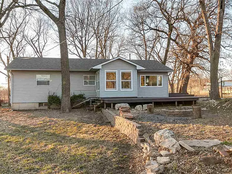 6863 Anderson Ave — Photo 3
