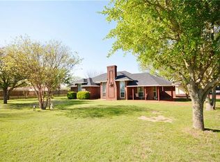 101 Shadow Ridge Ln, Red Oak, TX 75154