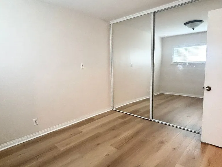 215 Avenida Granada — Photo 16