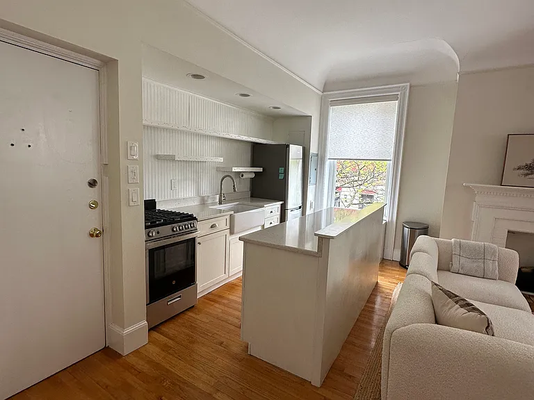 362 Commonwealth Ave #2H — Photo 6