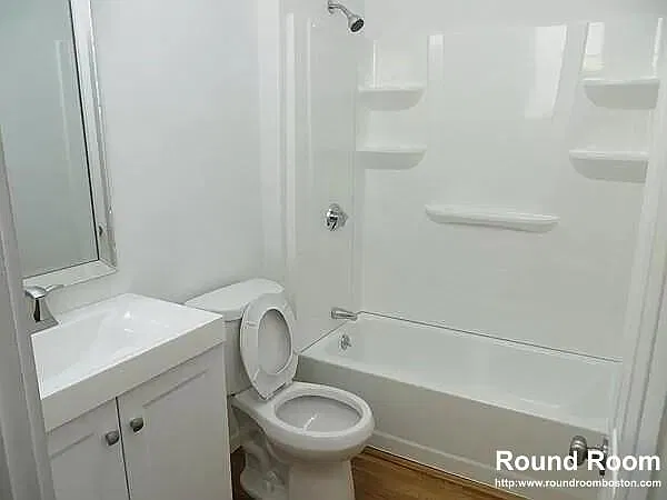 136 W Squantum St — Photo 4