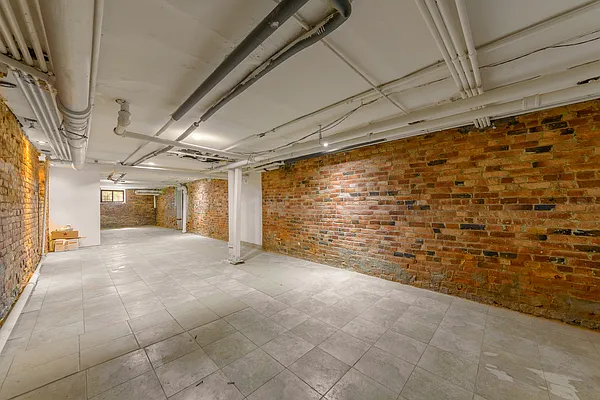 Rented by Avenues Real Estate | media 13