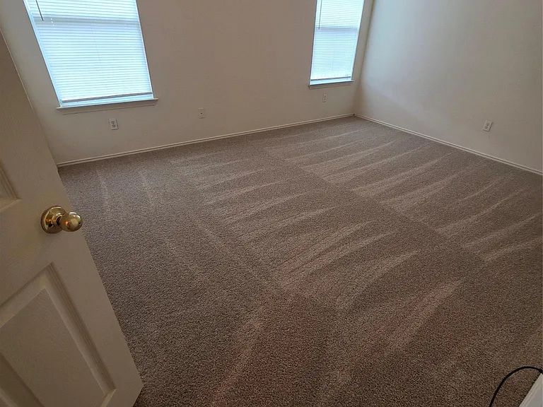 643 Hogan — Photo 8