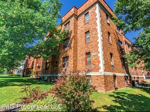 4th image of 1802-1804 W Genesee St #37